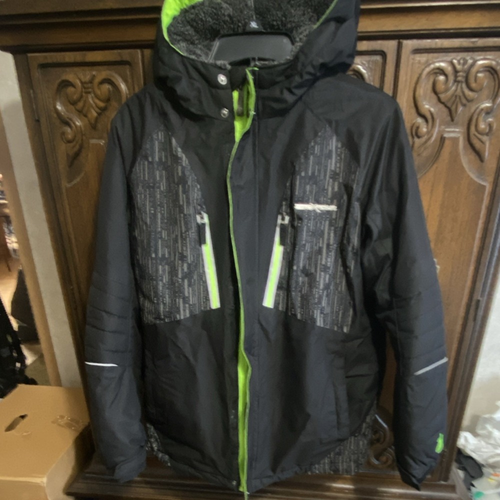 ZeroXposur Boys XL Ski Jacket Black Green Hooded Insulated Winter Sports